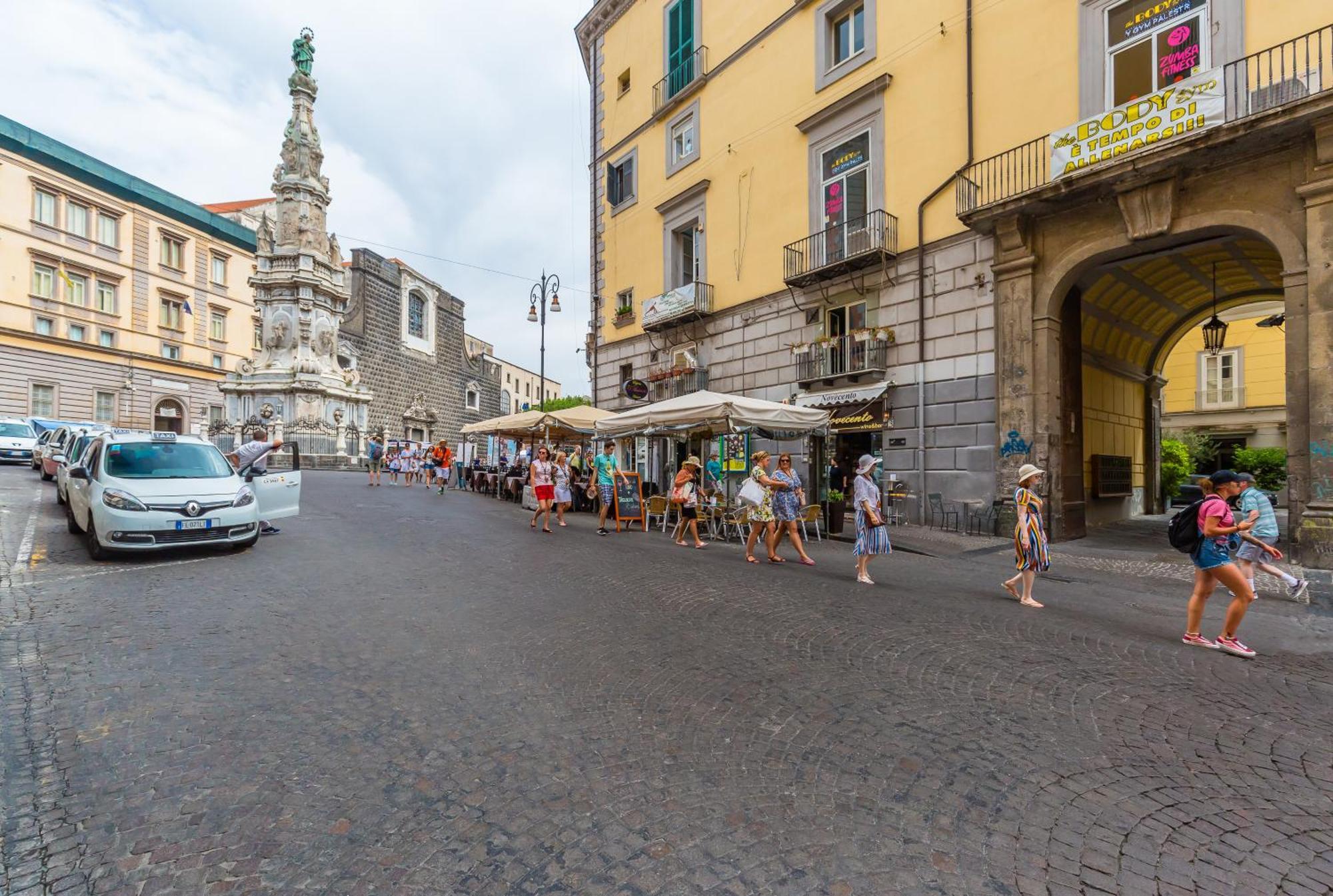 Residenza Trinita Maggiore 那不勒斯 外观 照片